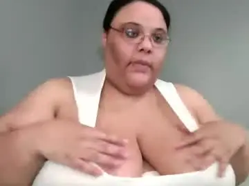 Sluttyjess31  live sex cam