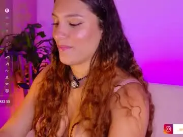 _emilymoon  live sex cam