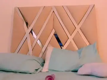 Chloe_russo_  live sex cam