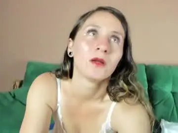 Emerald_blonde  live sex cam