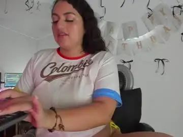 Hela_wet  live sex cam