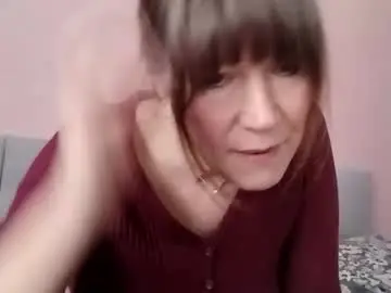 Josie2145  live sex cam