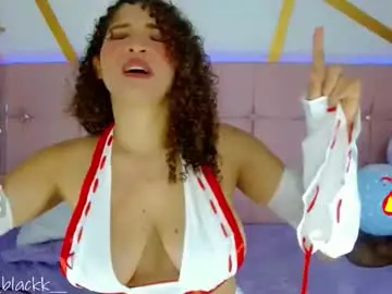 Luna_blackk_  live sex cam