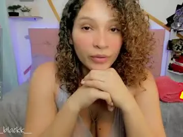Luna_blackk_  live sex cam