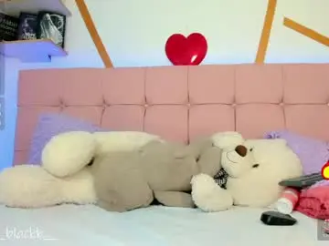 Luna_blackk_  live sex cam
