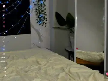 Emilia_cross  live sex cam