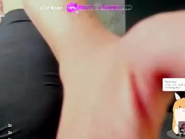 Emilia_cross  live sex cam