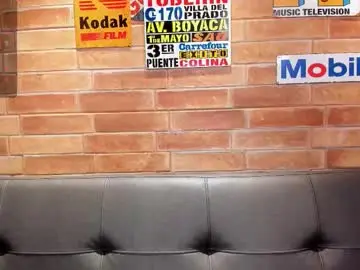 Foxy_emily  live sex cam