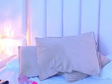 Gabymoreau  live sex cam