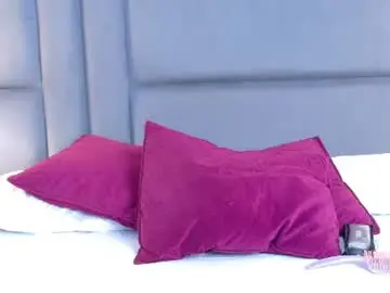 Gabymoreau  live sex cam