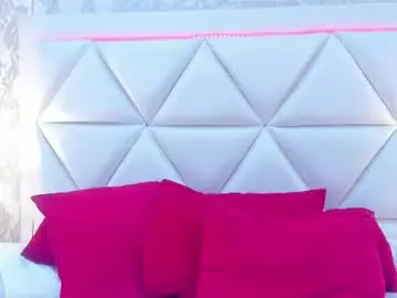 Gabymoreau  live sex cam