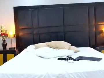 Hollyolson  live sex cam