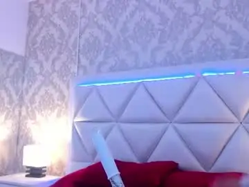 Hollyolson  live sex cam