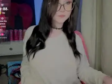 Lilhornyprincess  live sex cam