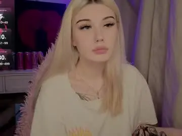 Lilhornyprincess  live sex cam