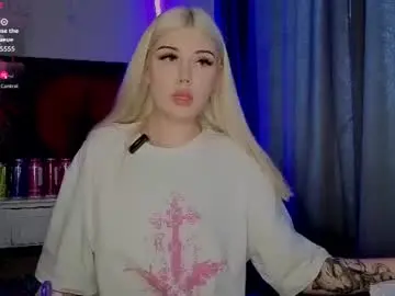 Lilhornyprincess  live sex cam