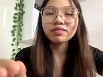 Lillyponcho  live sex cam