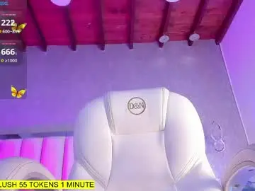 Shantal_thompson21  live sex cam