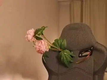 Yungsatou  live sex cam