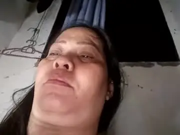 Ladyjelyn69  live sex cam
