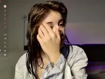 Lucyrait  live sex cam