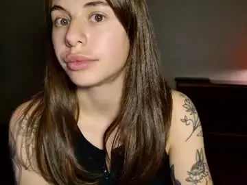 Lucyrait  live sex cam