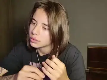 Lucyrait  live sex cam