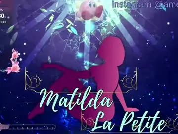 Mathildalapetite  live sex cam