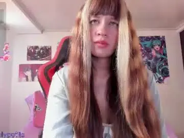 Mathildalapetite  live sex cam