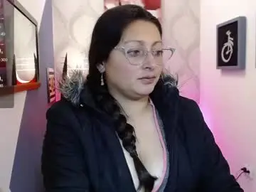 Yennzi_lorr  live sex cam