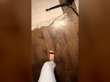 Aggyreynolds  live sex cam