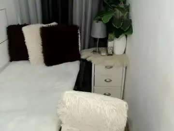 Jeanwants2play  live sex cam