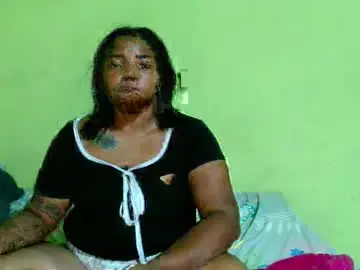 Rubii_queen  live sex cam