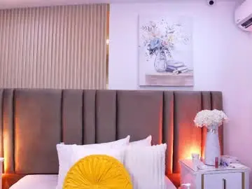 Saralugo  live sex cam