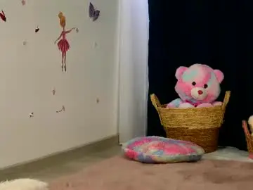 Skyeyesluna  live sex cam