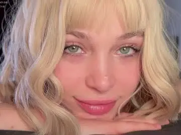 Cutieeeeva  live sex cam