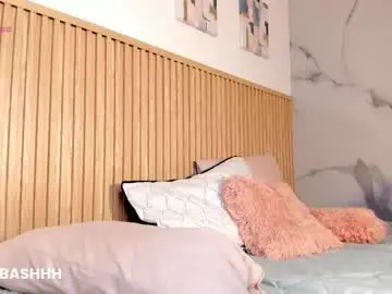 Fyre_divine  live sex cam