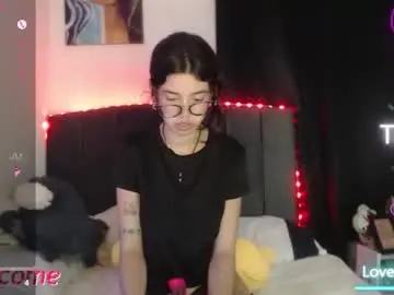 Ily_bea  live sex cam