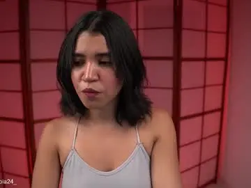 Its_lola  live sex cam