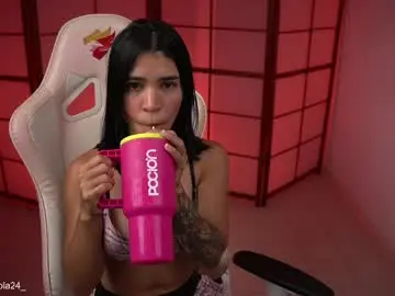 Its_lola  live sex cam