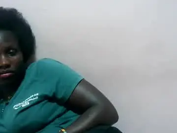 Squirtypussie  live sex cam