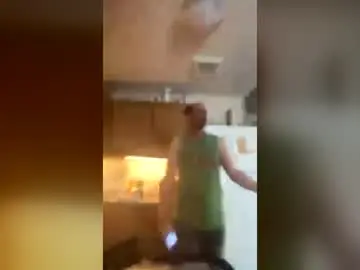 Tastytosh  live sex cam