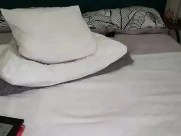 Daddyslittleebony  live sex cam