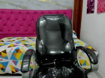 Helen_russoo  live sex cam