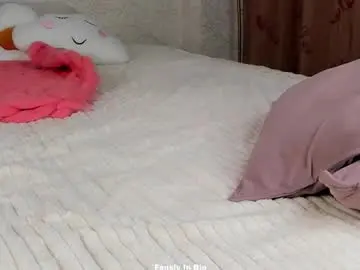 Lipswithsweetonthem  live sex cam