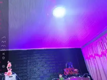 Loren_44tits  live sex cam