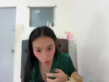 Lovely_leah23  live sex cam