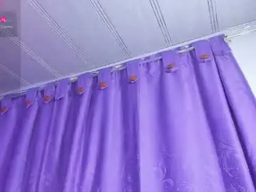 Moonshine_tay  live sex cam