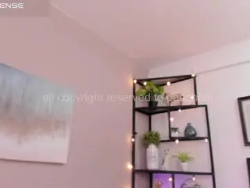 Peachbrii  live sex cam