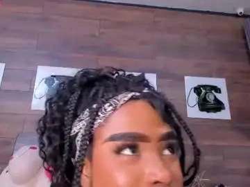 Peachbrii  live sex cam